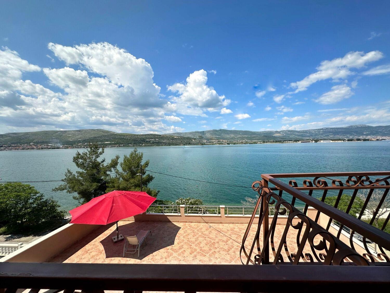 Apartments Vini Trogir Eksteriør billede