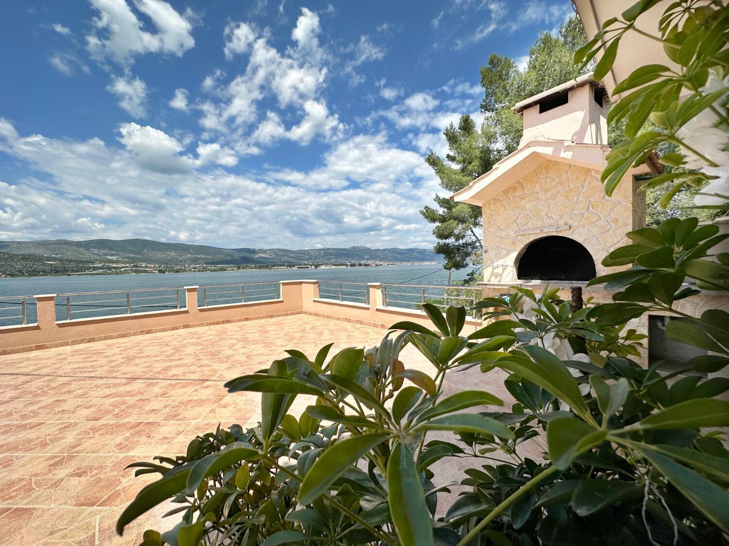 Apartments Vini Trogir Eksteriør billede