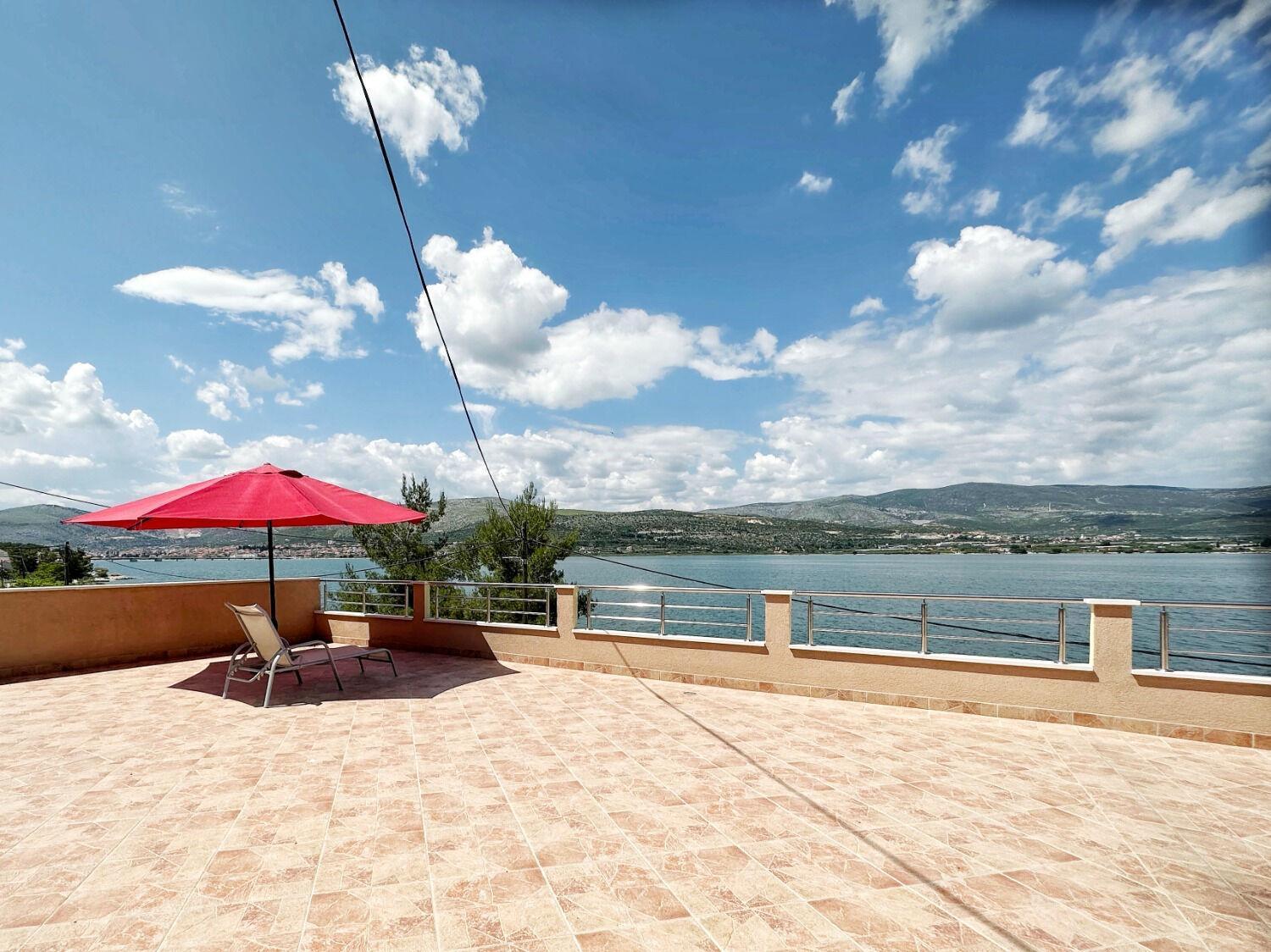 Apartments Vini Trogir Eksteriør billede